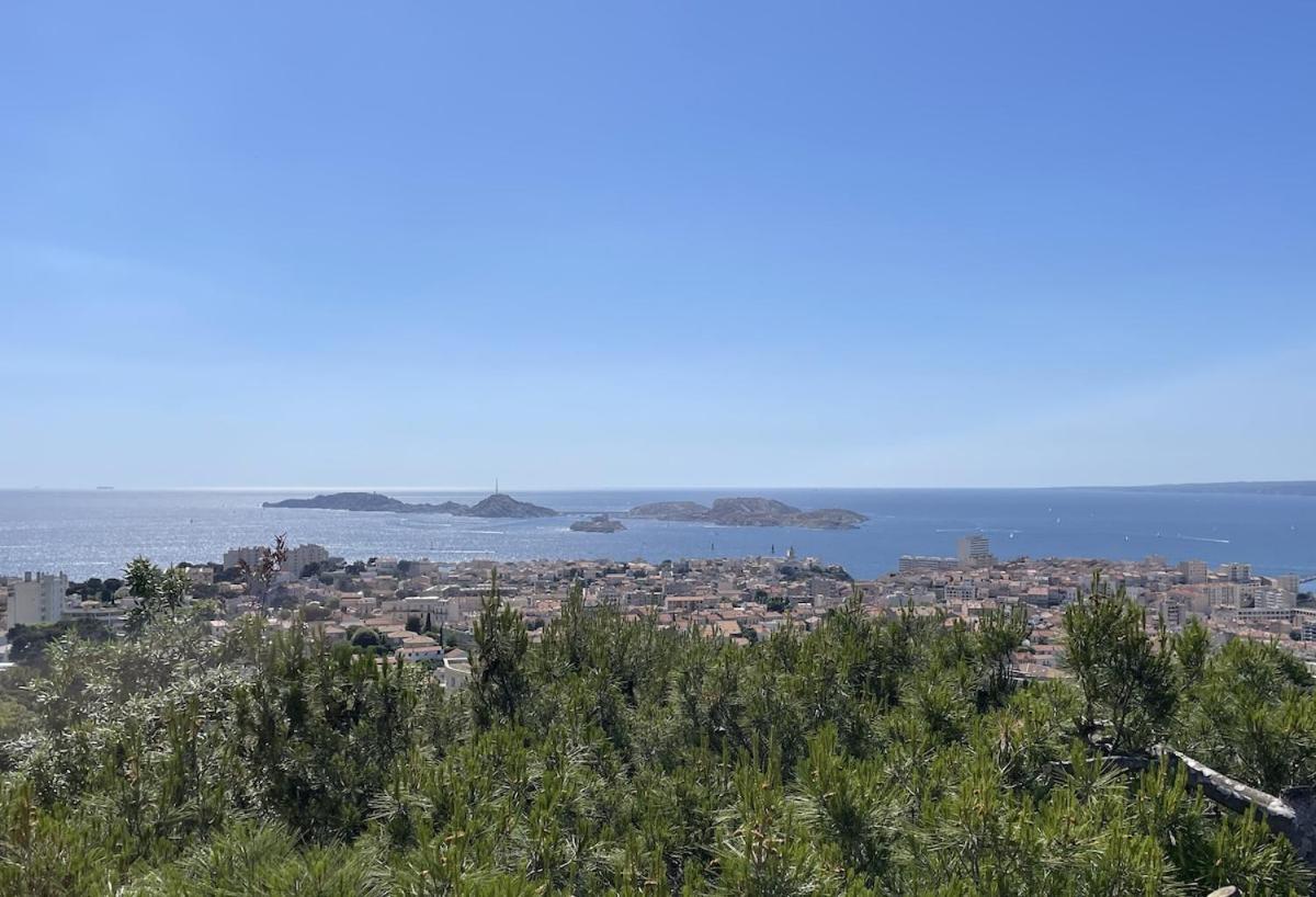 Bright 2 Bedroom Old Port - De Area Apartment