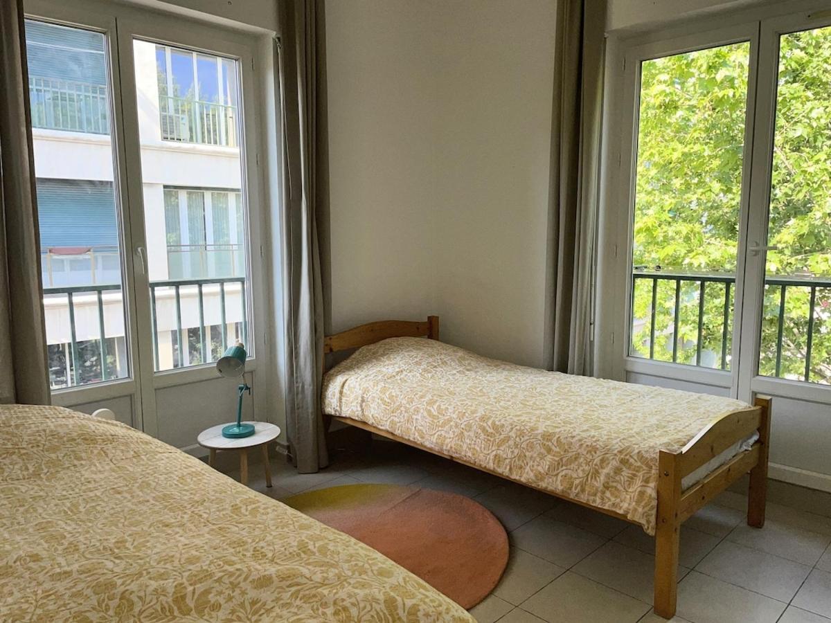 Bright 2 Bedroom Old Port - De Area Marseilles
