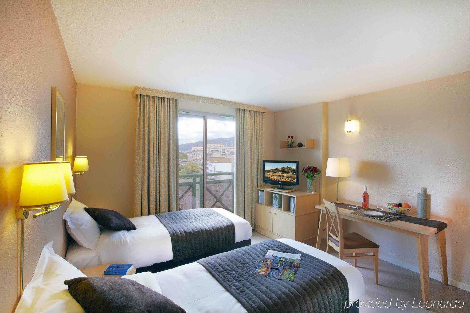 Aparthotel Citadines Prado Chanot 3*