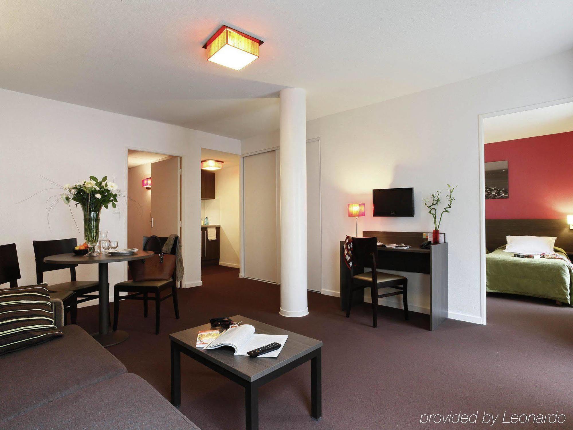 Adagio Access Saint Charles 3*