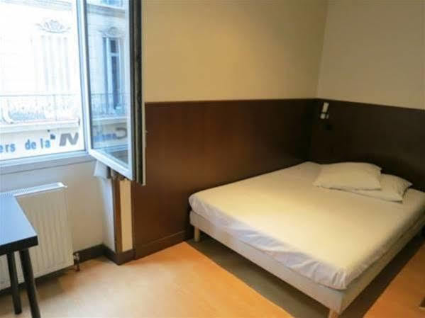De La Prefecture Hotel
