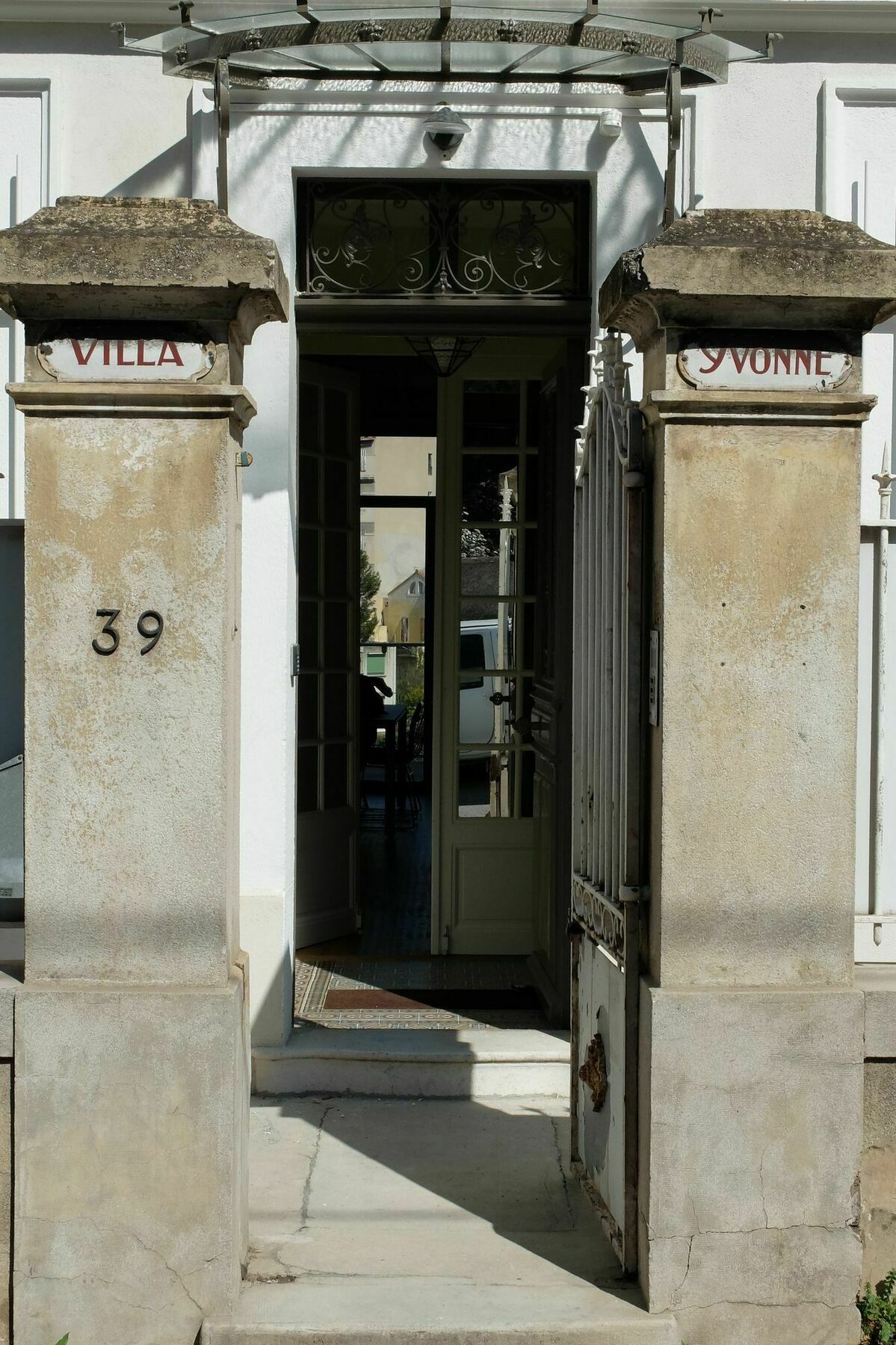 Maisons De *