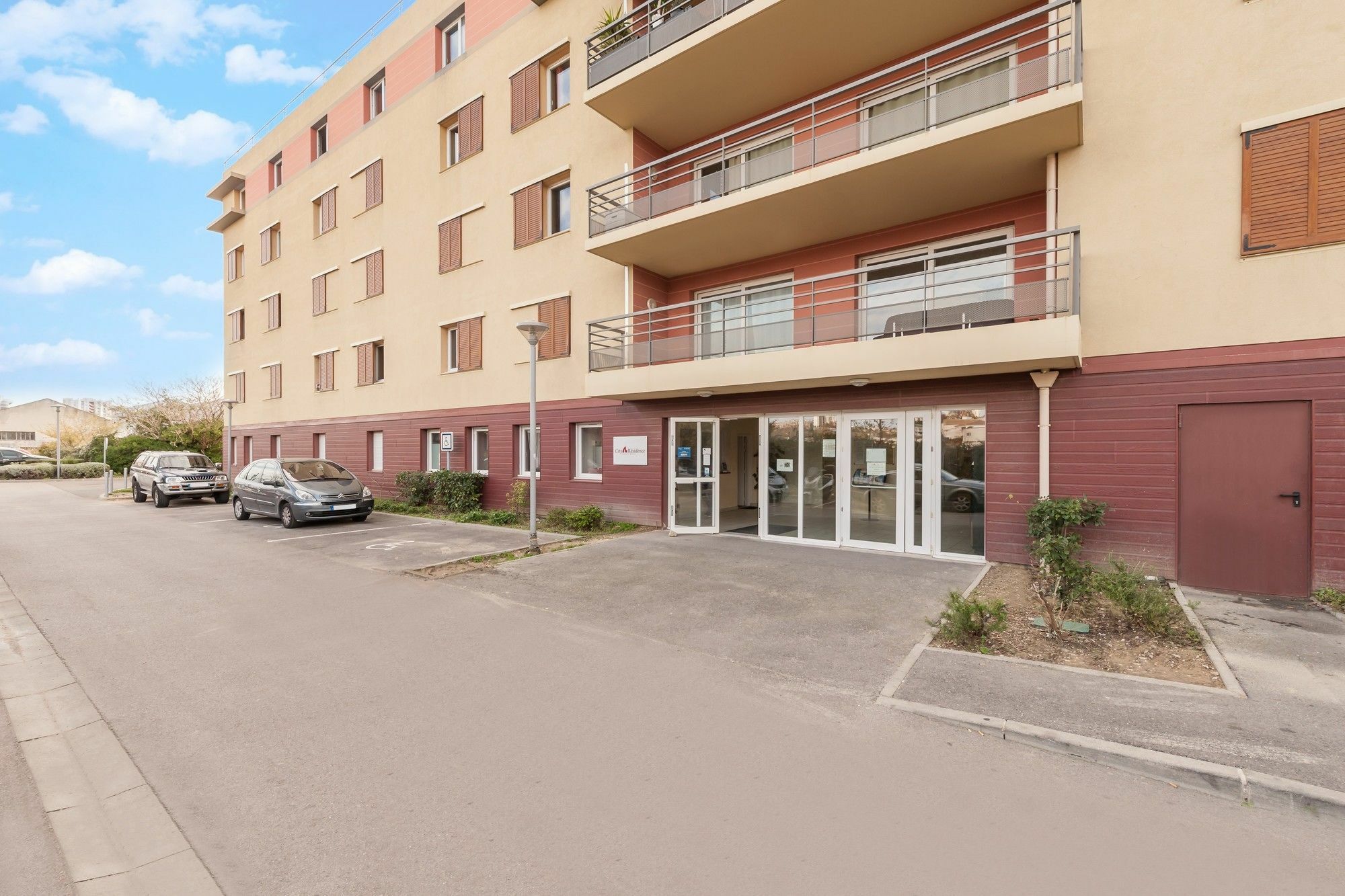 City Aparthotel 3*