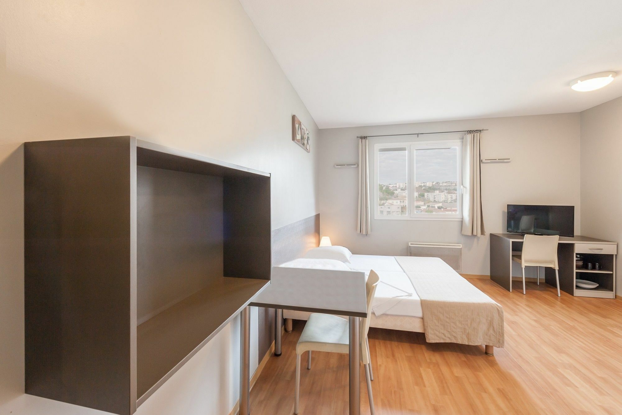 Aparthotel City 3*