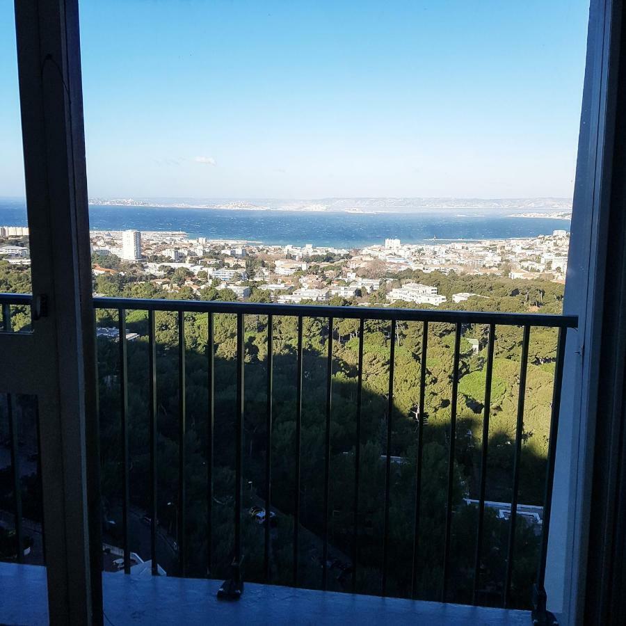 **** Roy D Espagne, Up To 7 People, View In Safe **** Marseille
