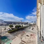 Spacieux et lumineux appartement vue mer Joliette