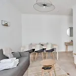 Magnificent 3-Bedroom Apartment In Marseille