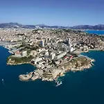 Escapade Marseillaise Pres Des Terrasses Du Port
