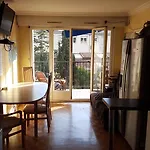 London Connection Hostel