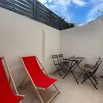 Le Petit Marseillais Avec Patio