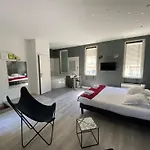 Bienvenus A These - Love Room