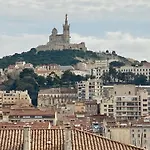 Click! Magical Views Notre-Dame, Vieux Port & Rooftops - Walk To All