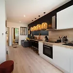 Appartement Climatise 2 Chambres Avec Parking A 10Min A Pieds De La Gare St Charles