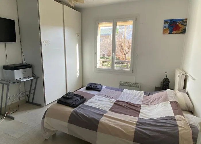 Appartement à 20 mètres de la plage avec balcon