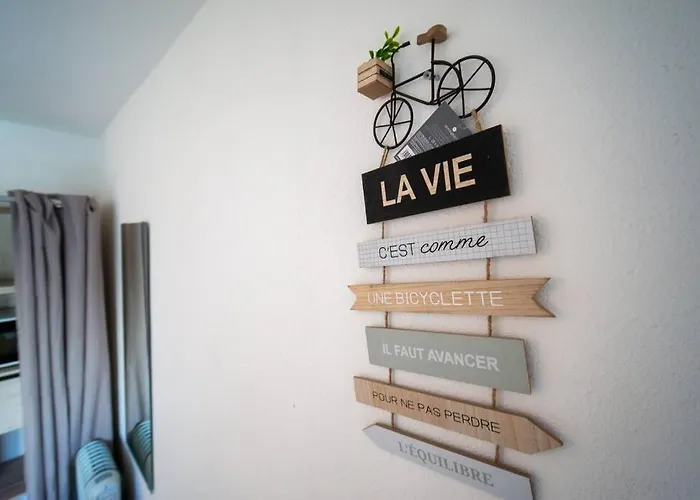 Appartement Tout Equipe A Juste Cote Du Tramway