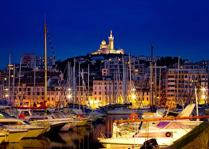 Yacht Idealement Situe Au Coeur Du Vieux-Port