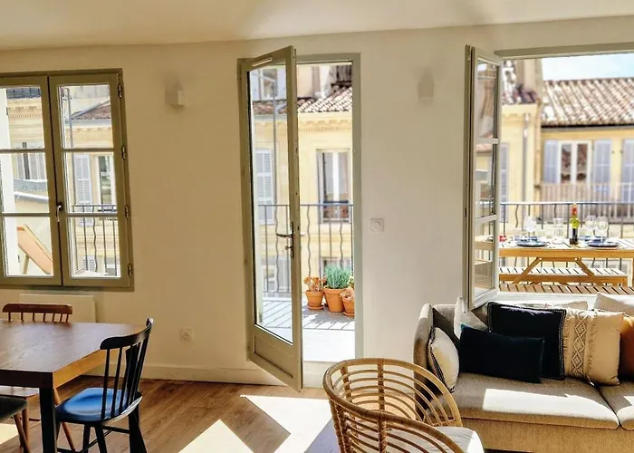 Terrasse - Hyper Centre - 2 Chambres - Parking Gratuit - Calme & Lumineux - Arrivee Autonome