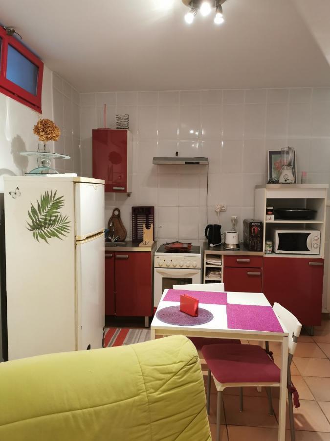 En Sous Sol De Avec Acces Jardin Et Piscine Marseilles