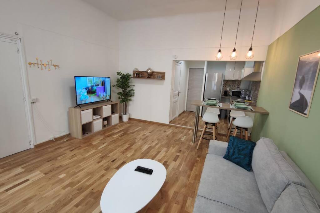 Appartement Joli T2 Proche Vieux-port, Terrasses Du Port Et Metro Joliette