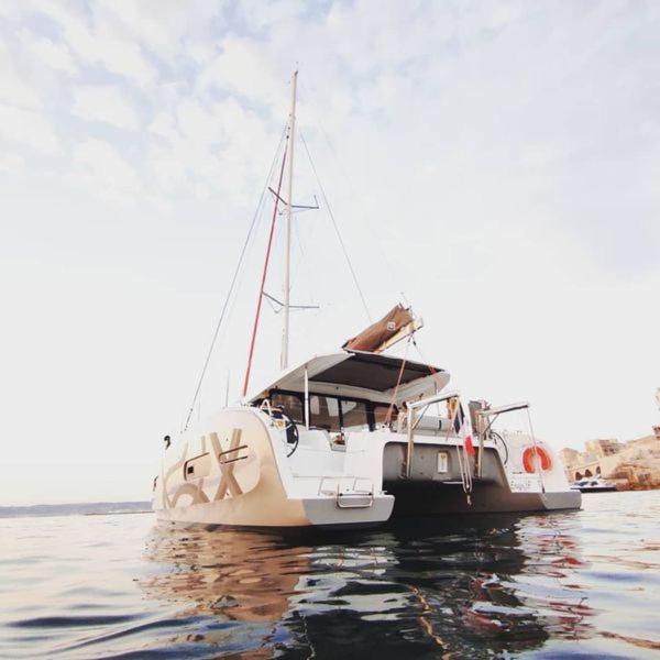 Nuit à Bord D'un Catamaran * Marseille