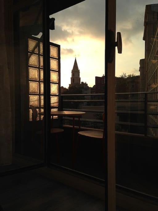 Balcony On The True Appartement *