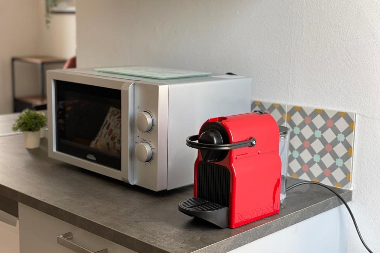 Les Temps Heureux Petite Terrasse Clim-netflix Marseille