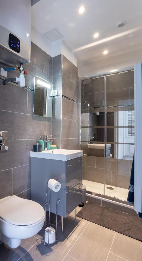 Apartment Lumineux Place De Lenche Panier Marseilles