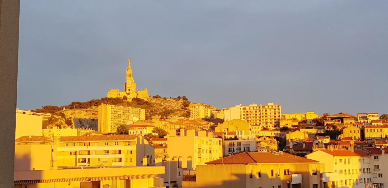Avec Vue Sur La Terrasse Amenagee Et Wifi A A 1 Km De La Appartement Marseille