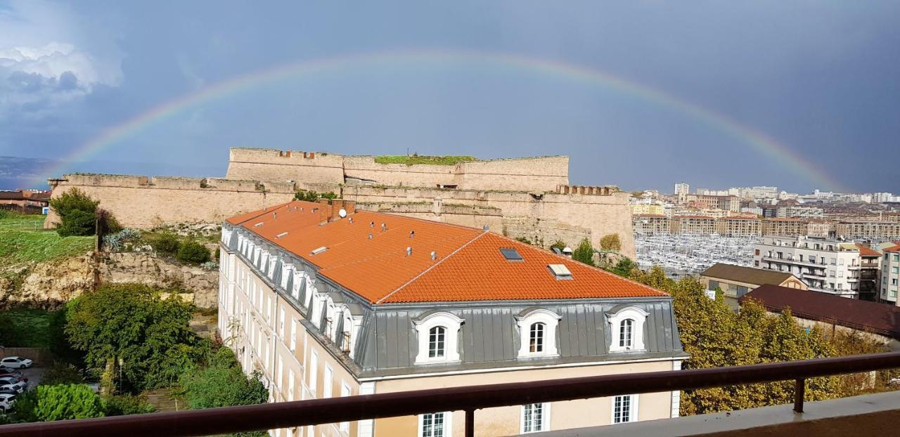 Appartement Avec Vue Sur La Terrasse Amenagee Et Wifi A A 1 Km De La
