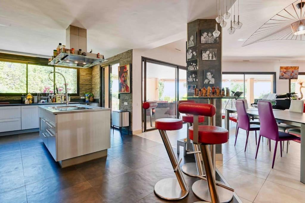 Magnifique Avec Piscine Villa *