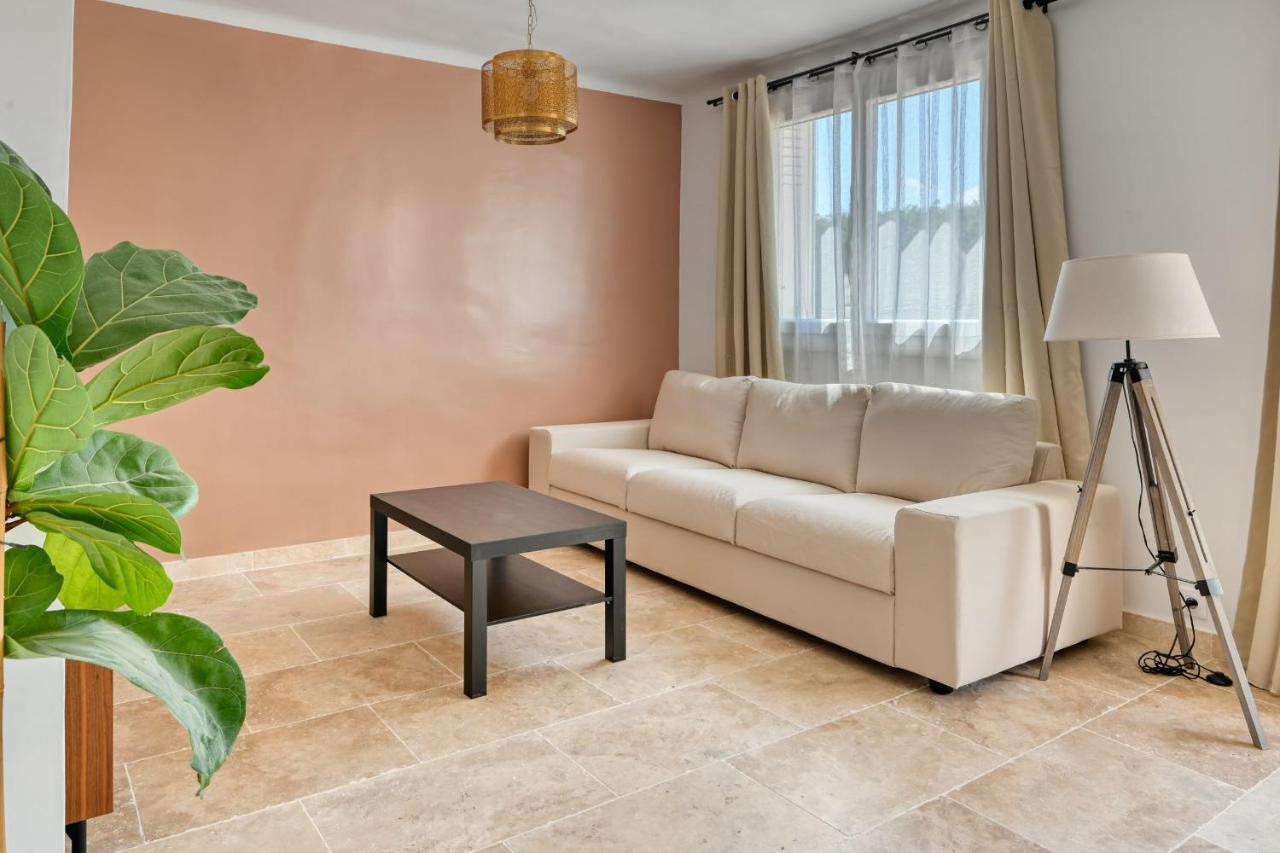 Chaleureux Avec Balcon Au Coeur Du 8ème Arrondissement Appartement Marseille