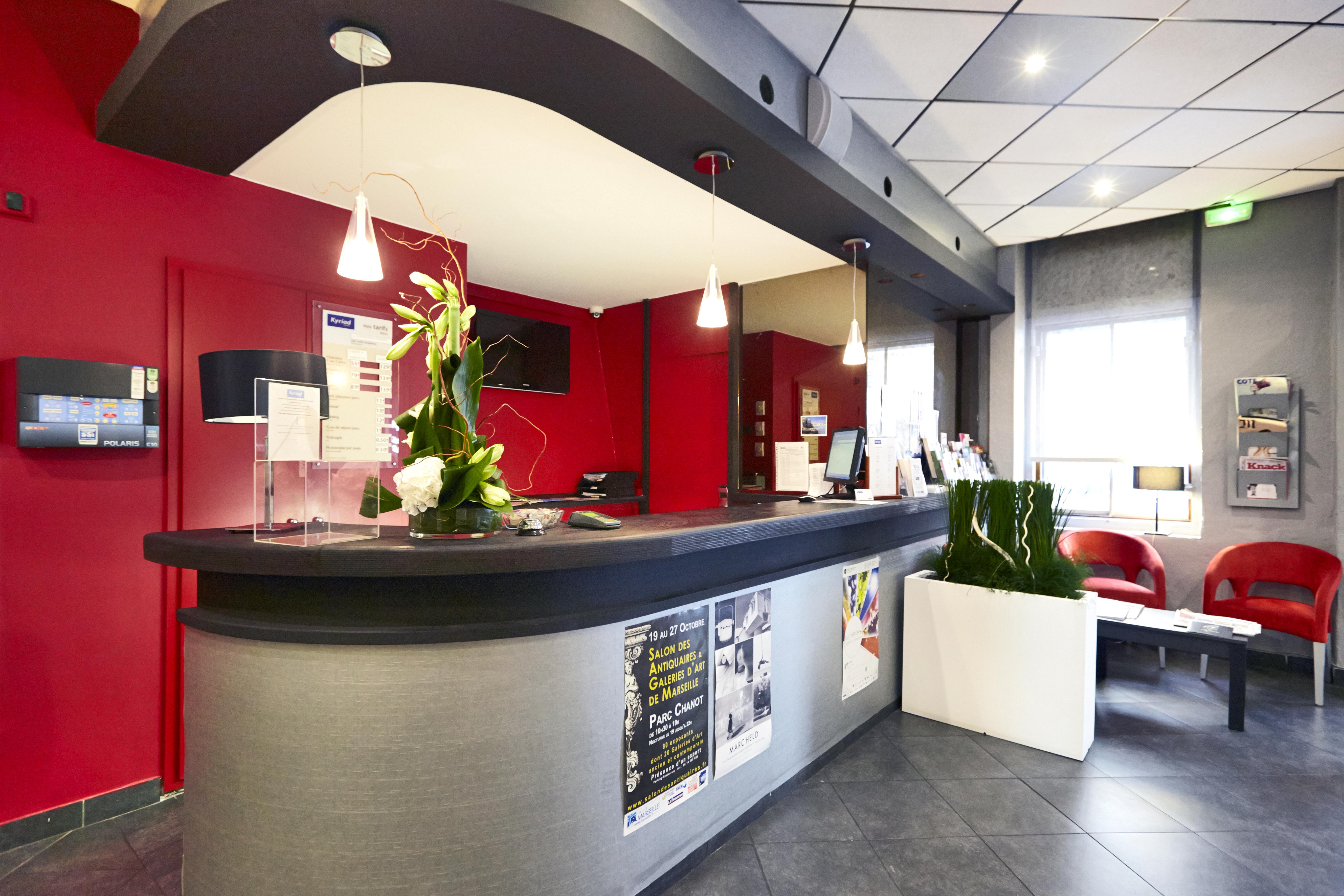 Hotel Kyriad Centre Paradis-prefecture