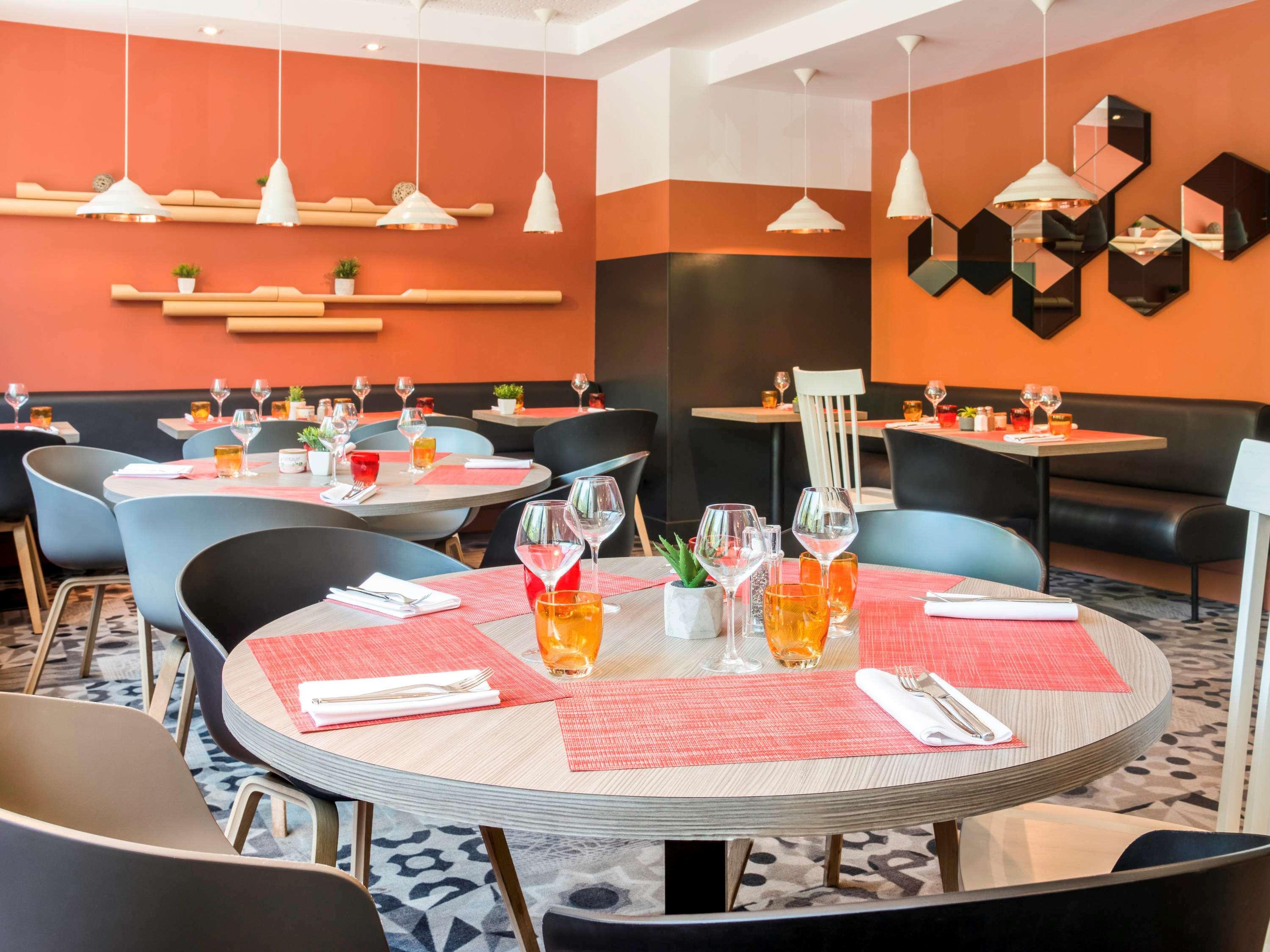 Novotel Centre Prado Velodrome Hotel 4*