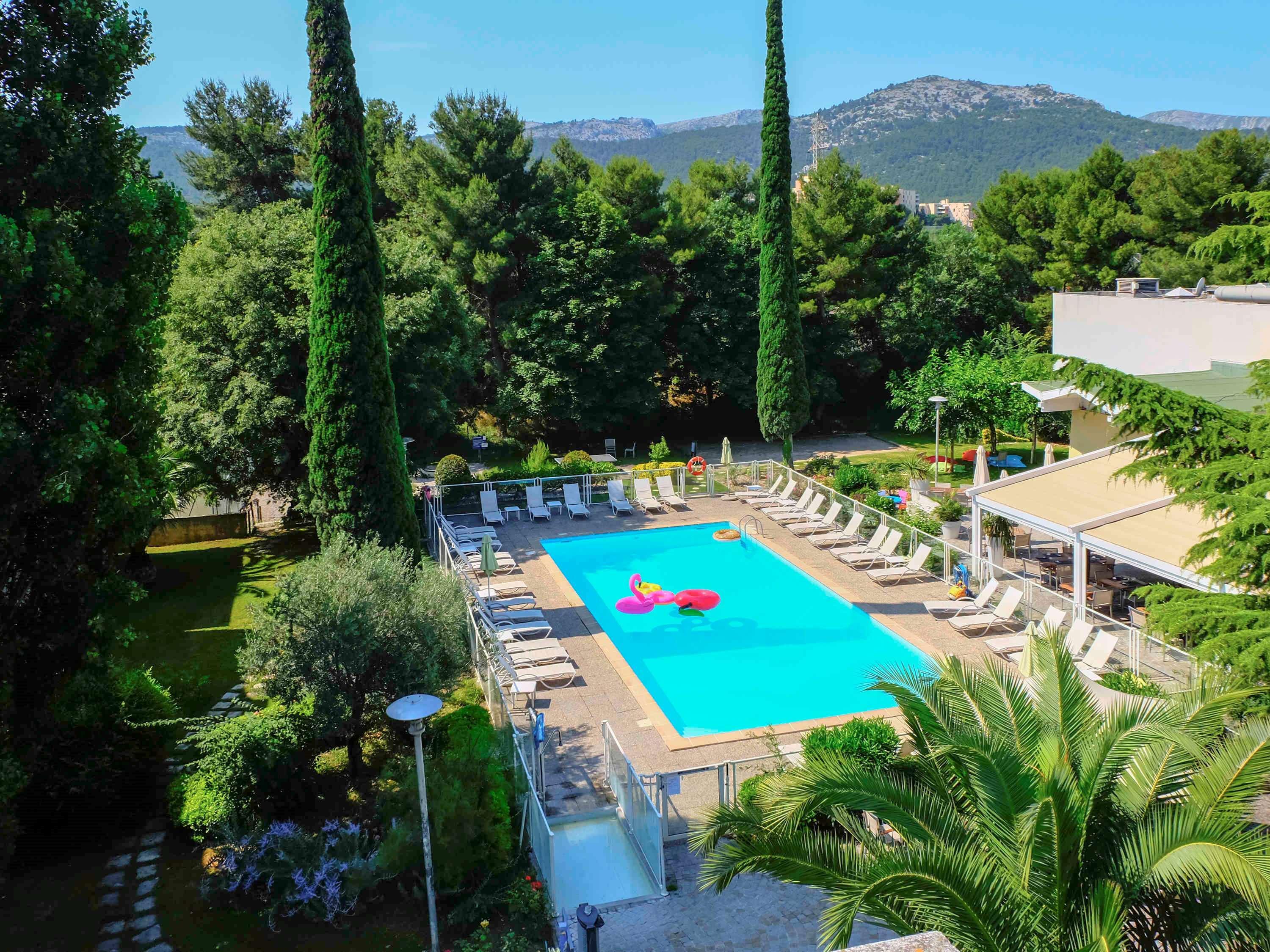 Novotel Est Hotel 4*