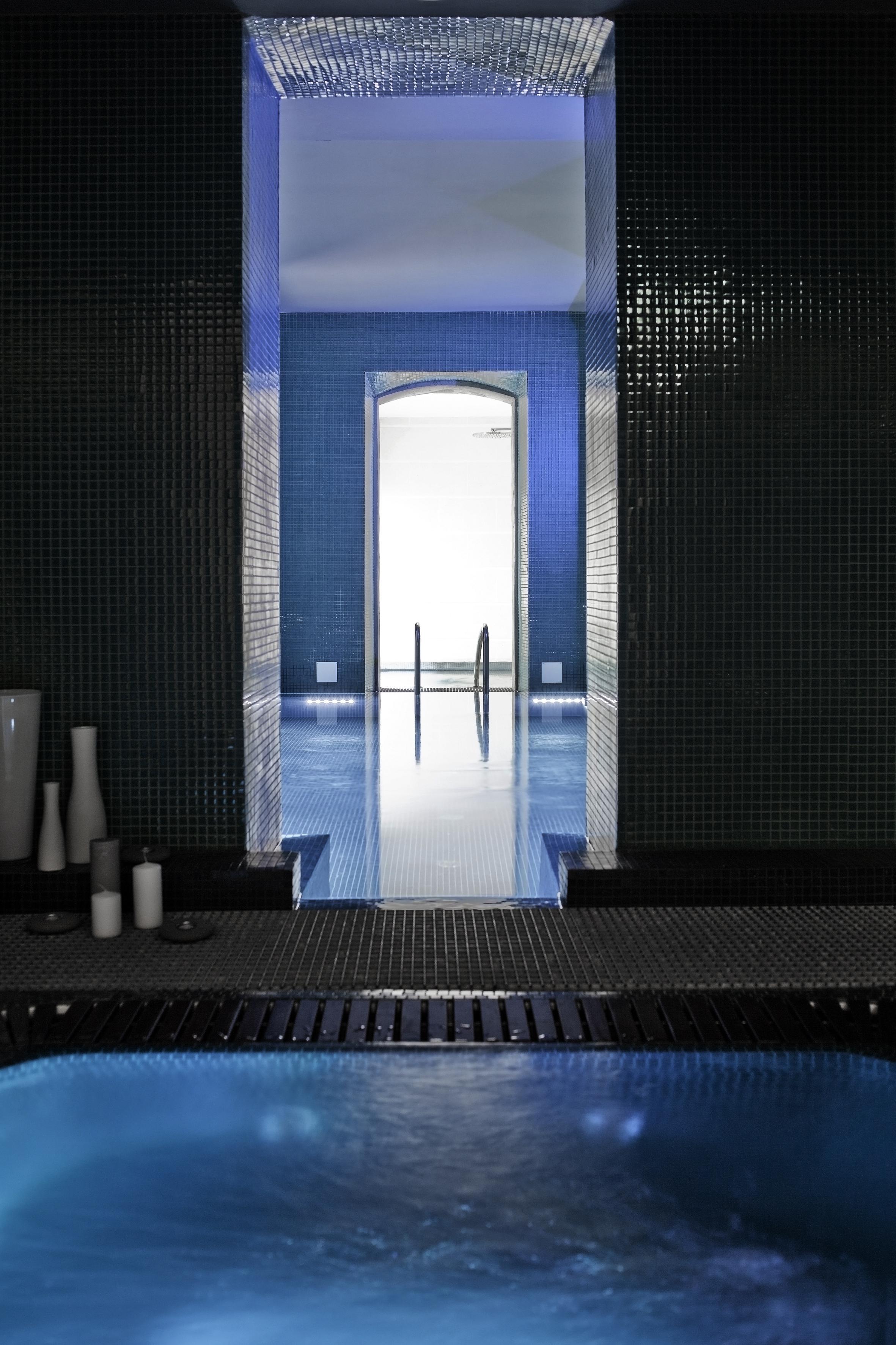 C2 Hotel