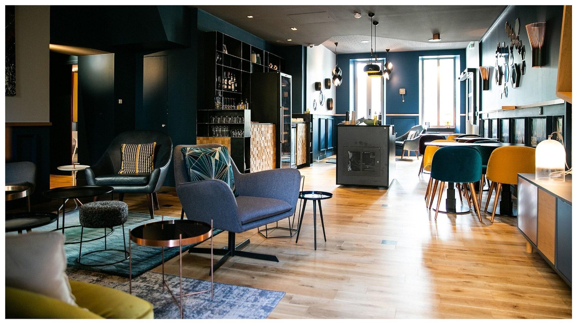 Urban Loft *