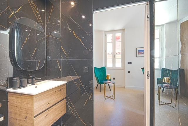 La Suite, Luxe, Place De Lenche, Vieux Port *
