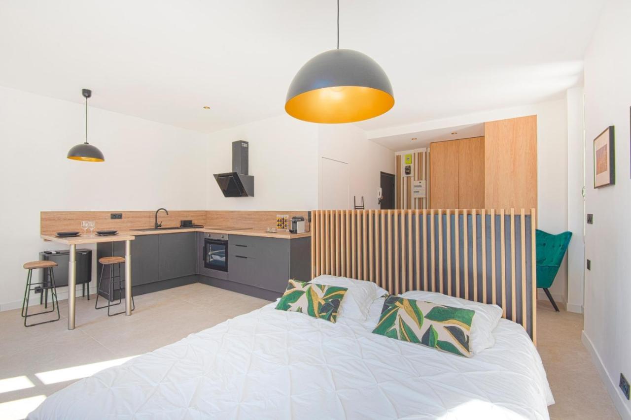 La Suite, Luxe, Place De Lenche, Vieux Port * Marseilles