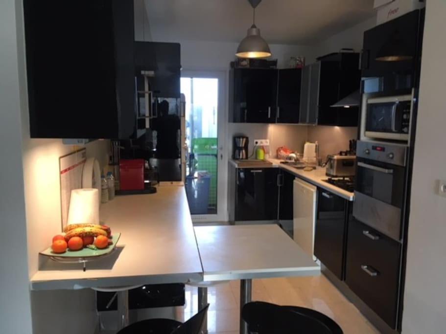 à 20 Mètres De La Avec Balcon Appartement Marseille