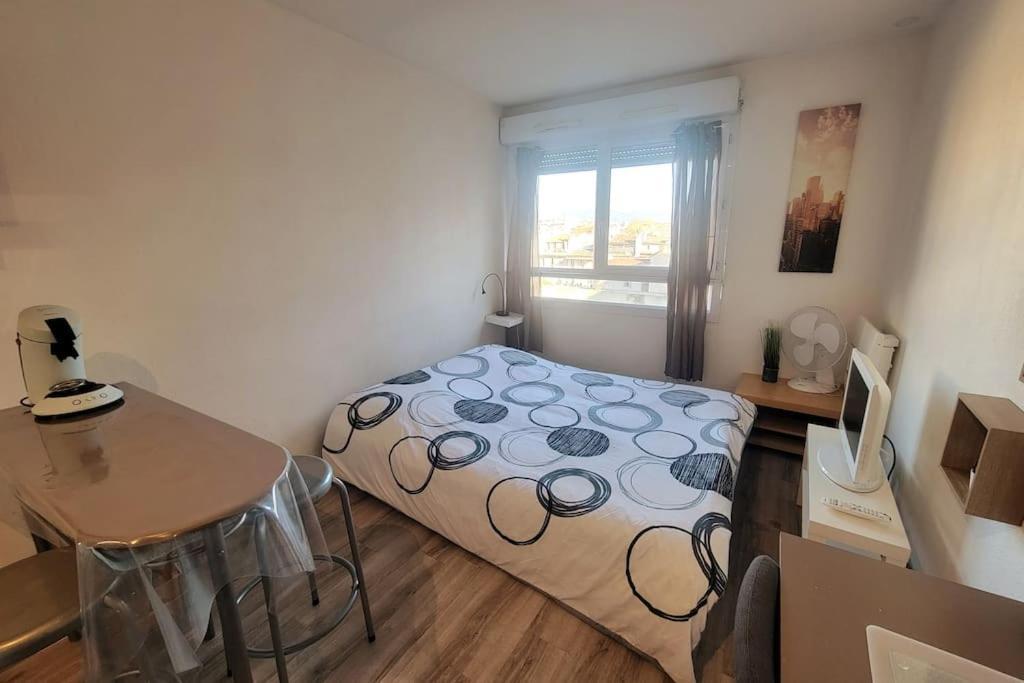 Apartment Fully Equipped St Charles Station