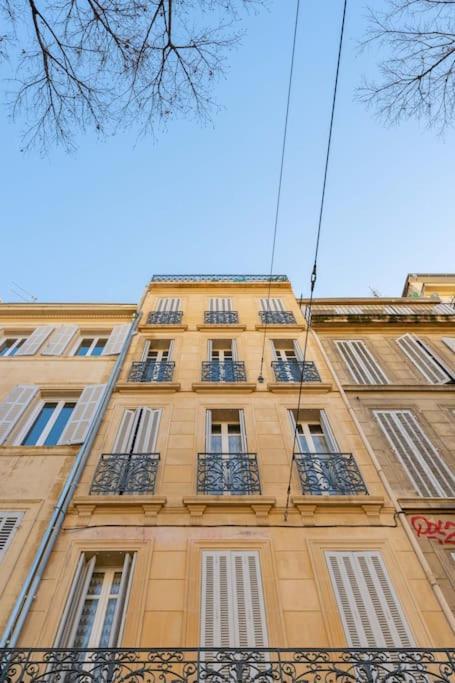 Superbe Appart, Central, Petit Balcon & Vue Place Appartement *