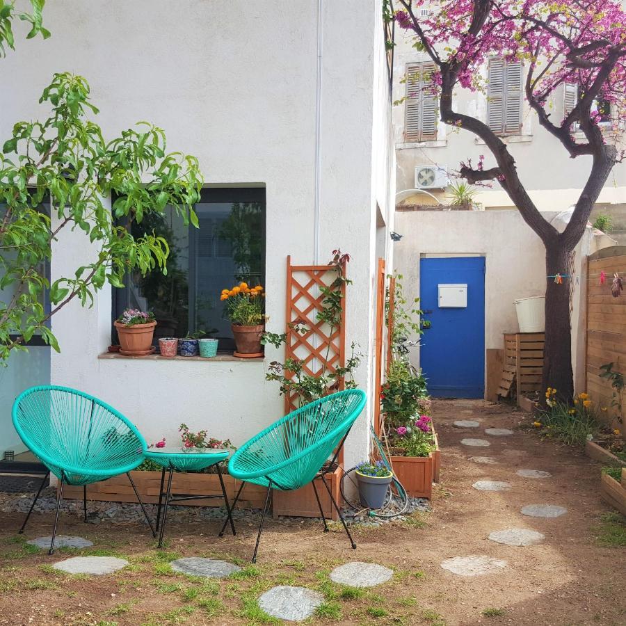 Little House With A Large Roof Garden In The Center Gasthof Marseilles