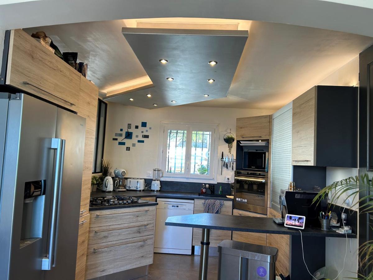 Maison Entierement Climatisee Vue D'exception Et Rade De Avec Piscine 8 Personnes Villa Marseille