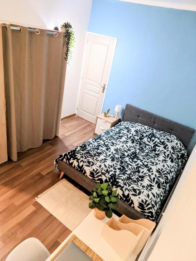 Lovely Bedroom In A Bright & Calm With Terrace Séjour chez l'habitant *