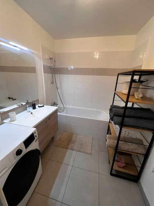 T3 Cosy, Neuf Et Ensoleille Apartment *