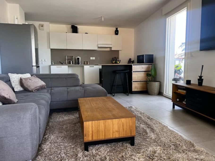 Apartment T3 Cosy, Neuf Et Ensoleille *