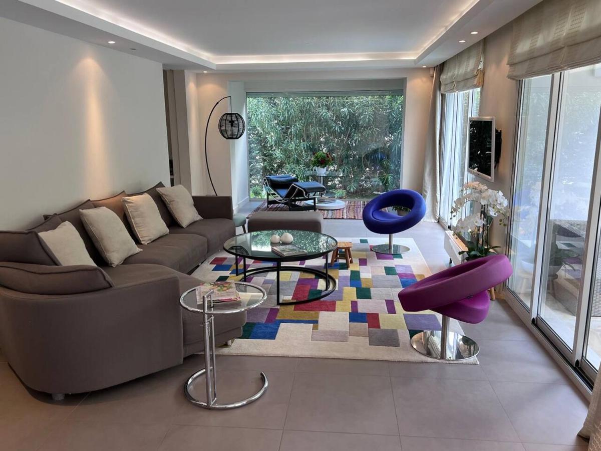 Contemporaine Avec Piscine * Marseille