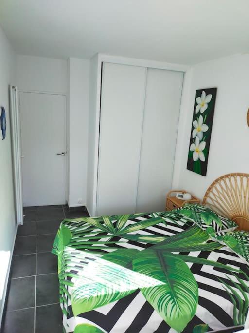 Cigalou Sous Les Pins Apartment