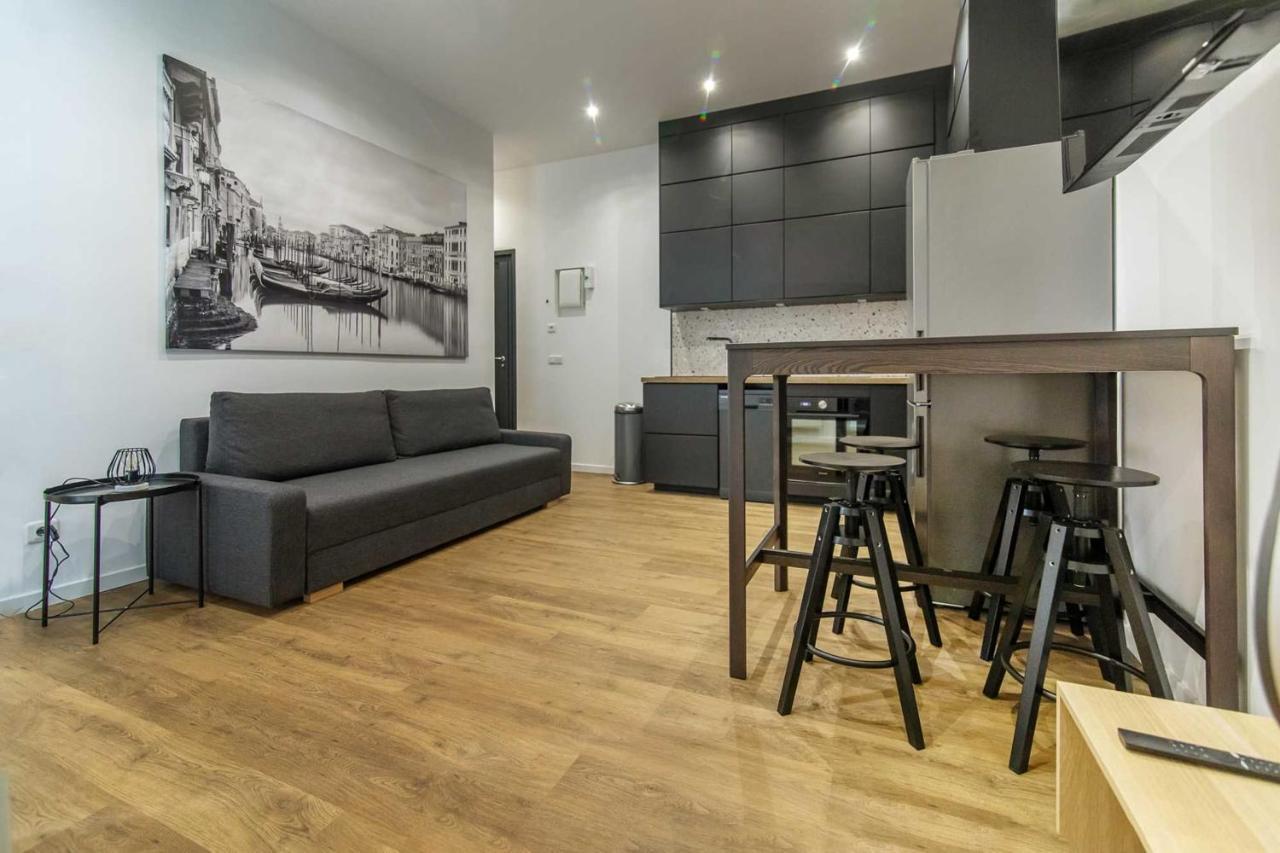 1 Bedroom With Terrace - Prefecture Appartement