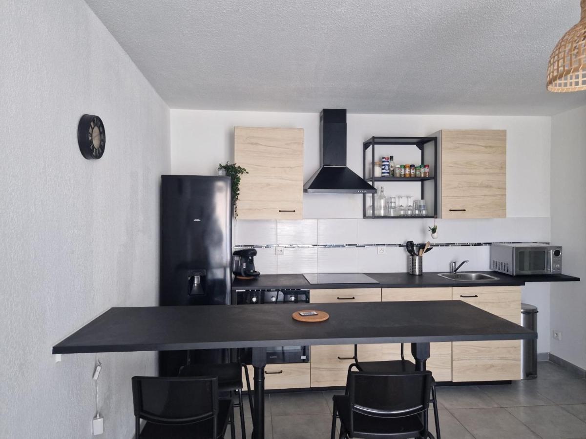 Mer D'elen Vii Apartment